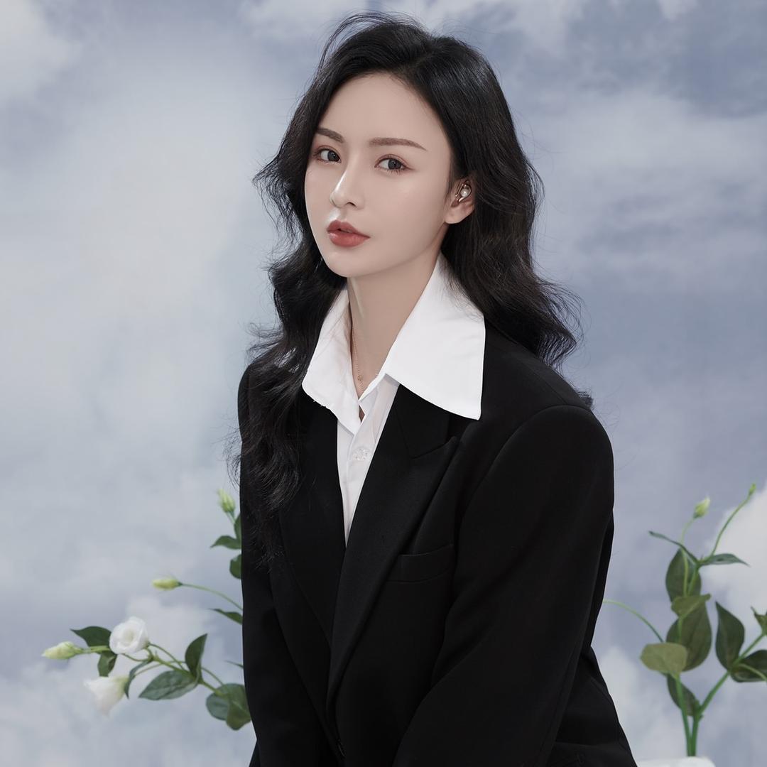 E小姐