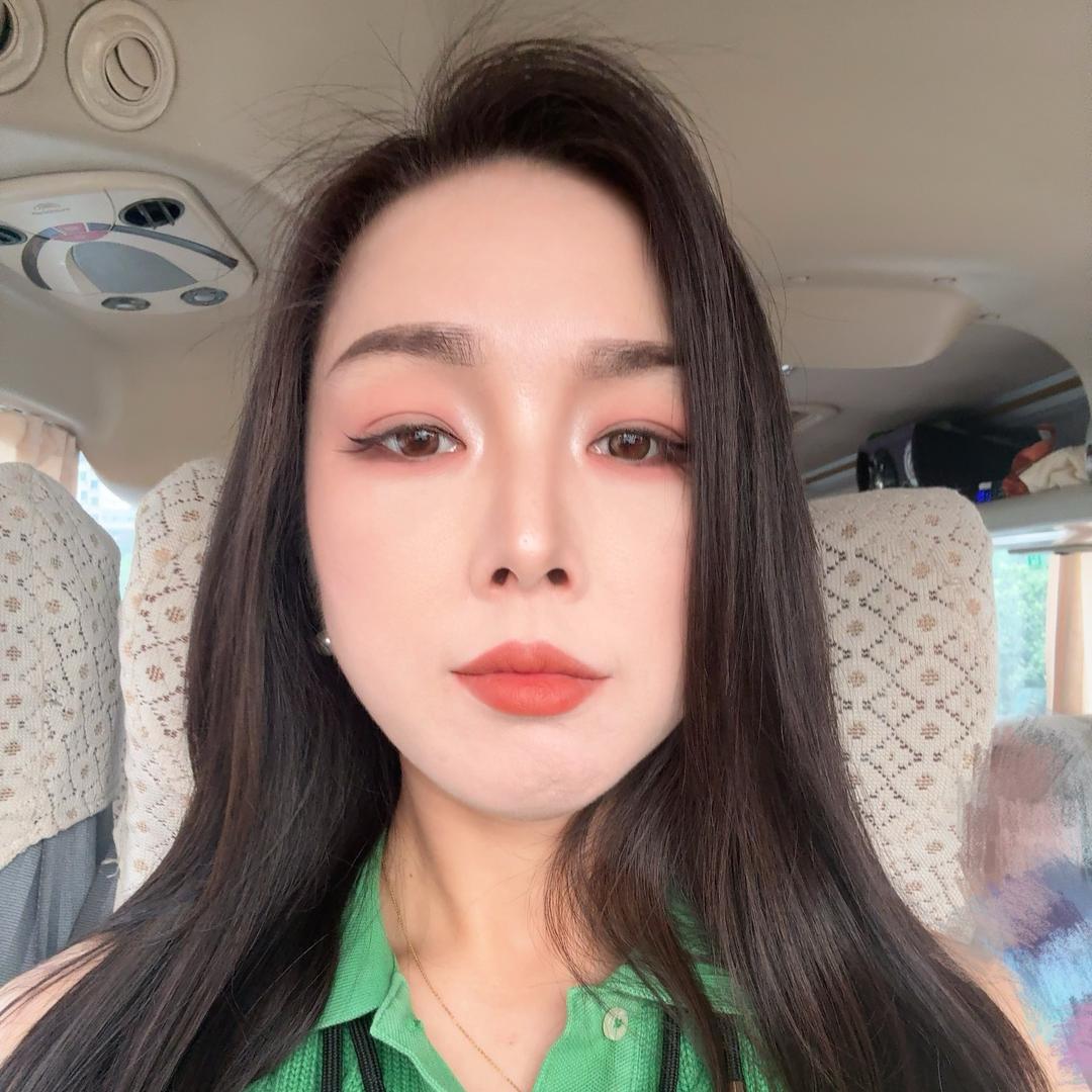 1米84的杨三岁