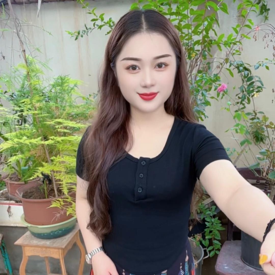 雅静啊👗在橱窗