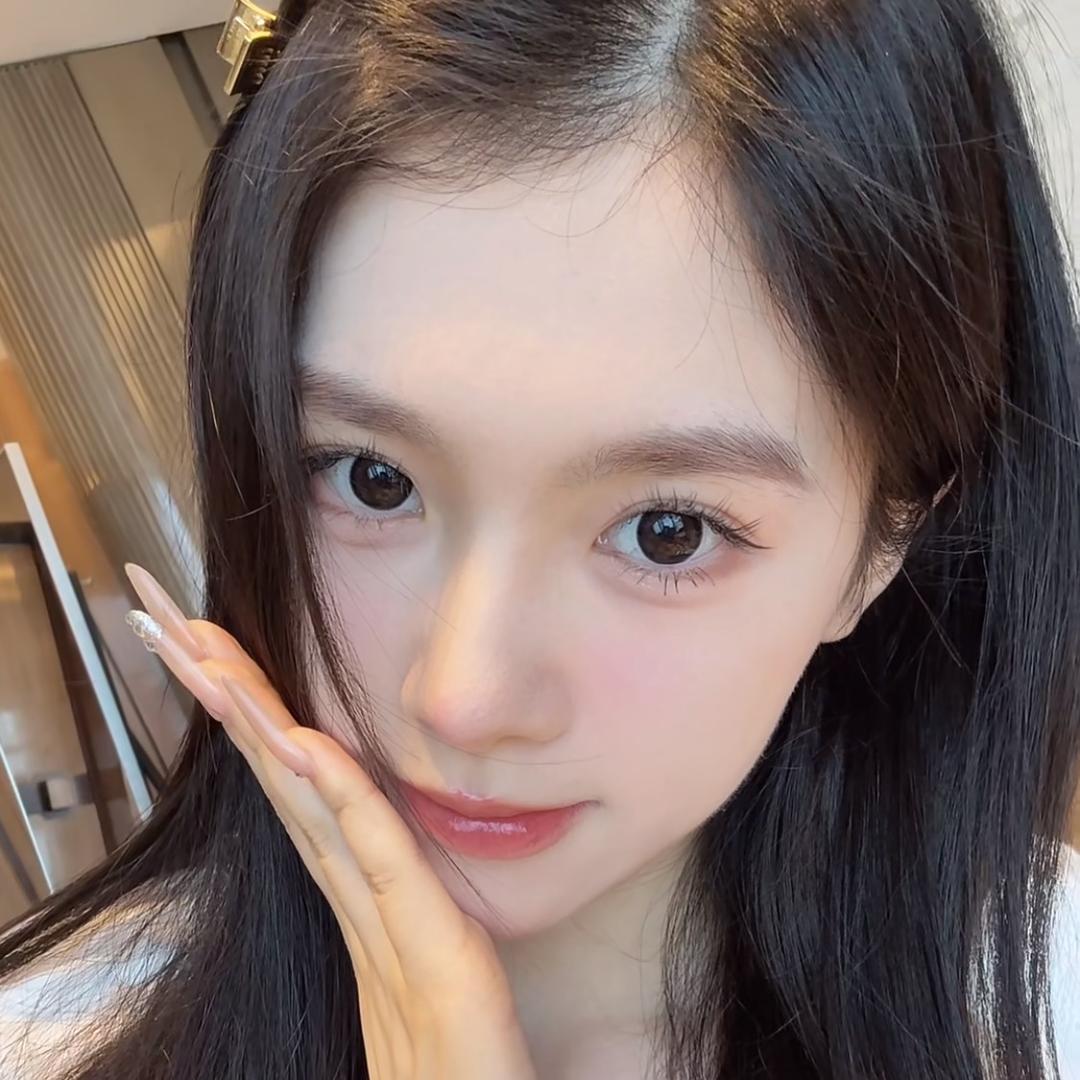 梦梦.