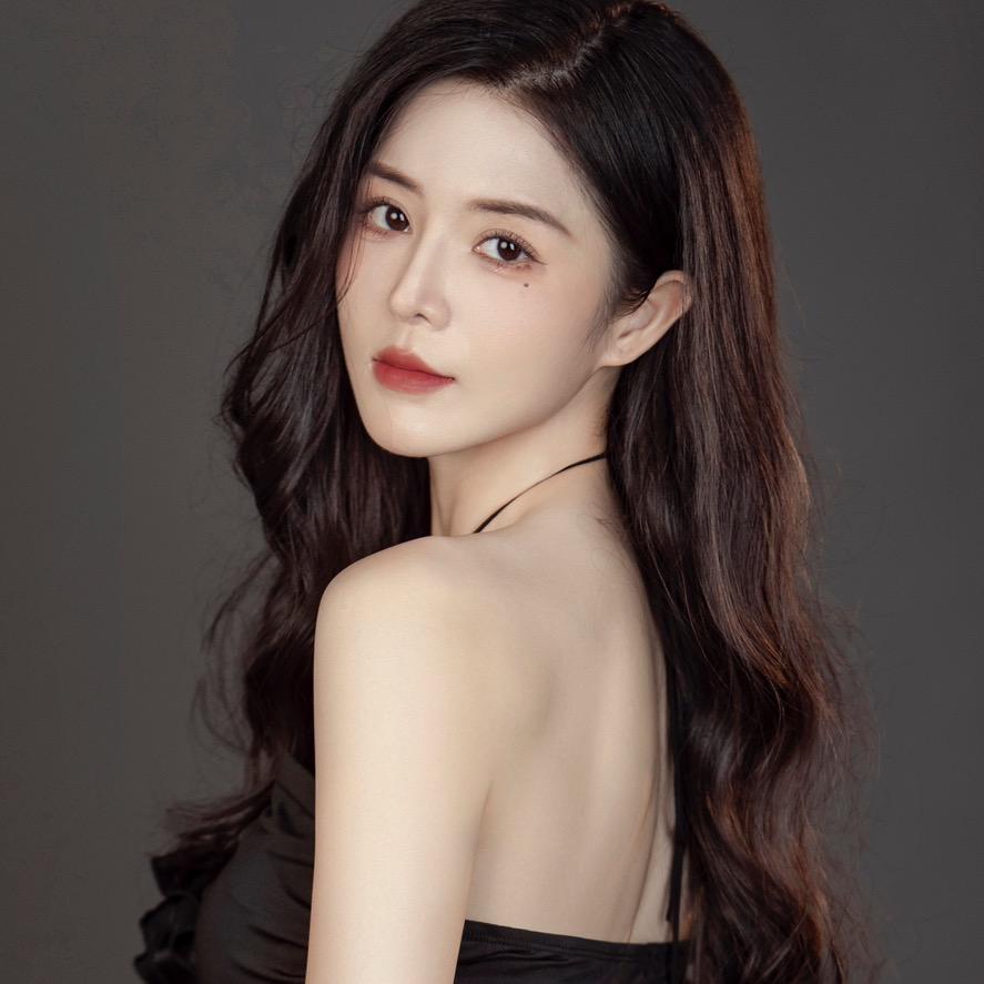 倾小城、