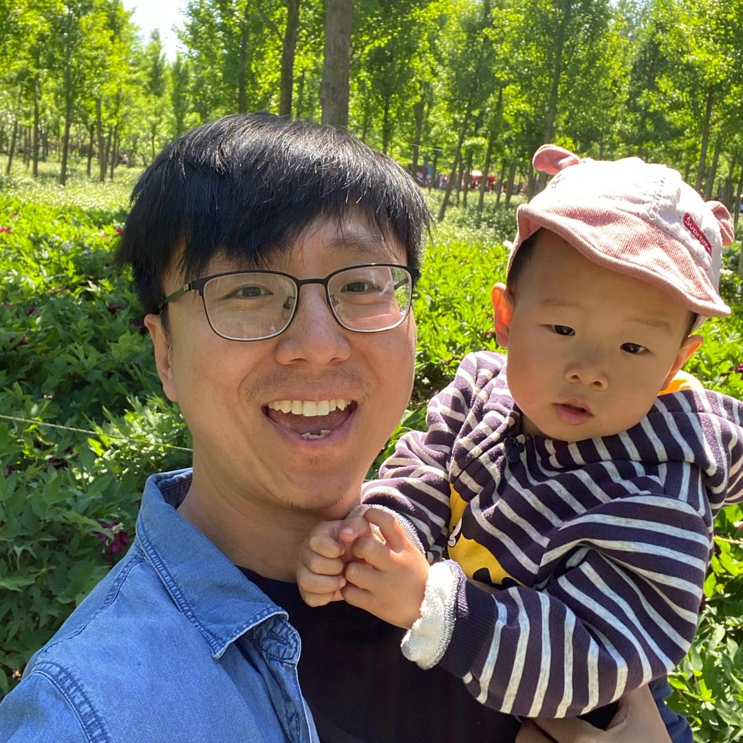带娃的柚柚爸