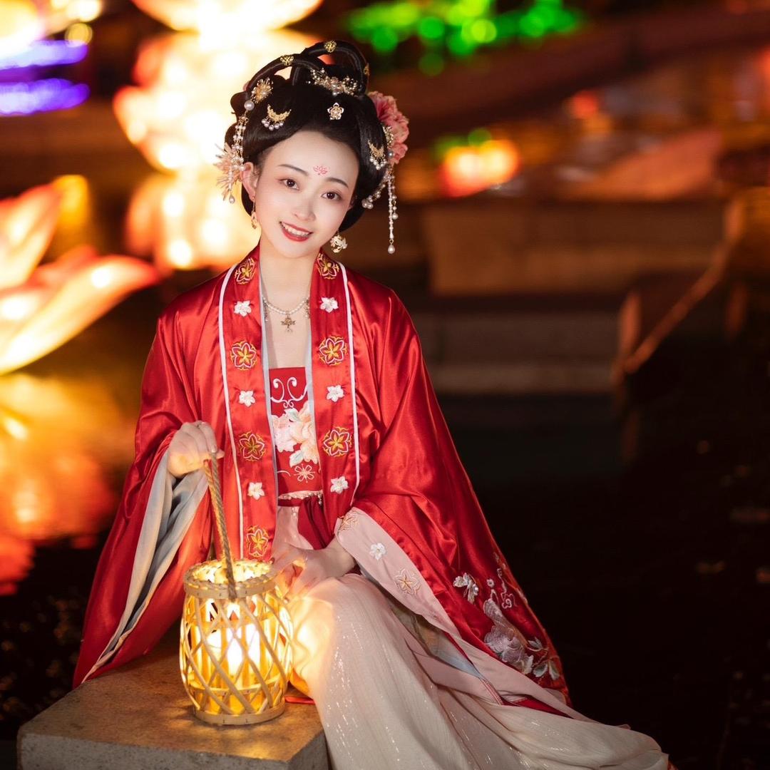 古依坊汉服馆（皇家驿站店)