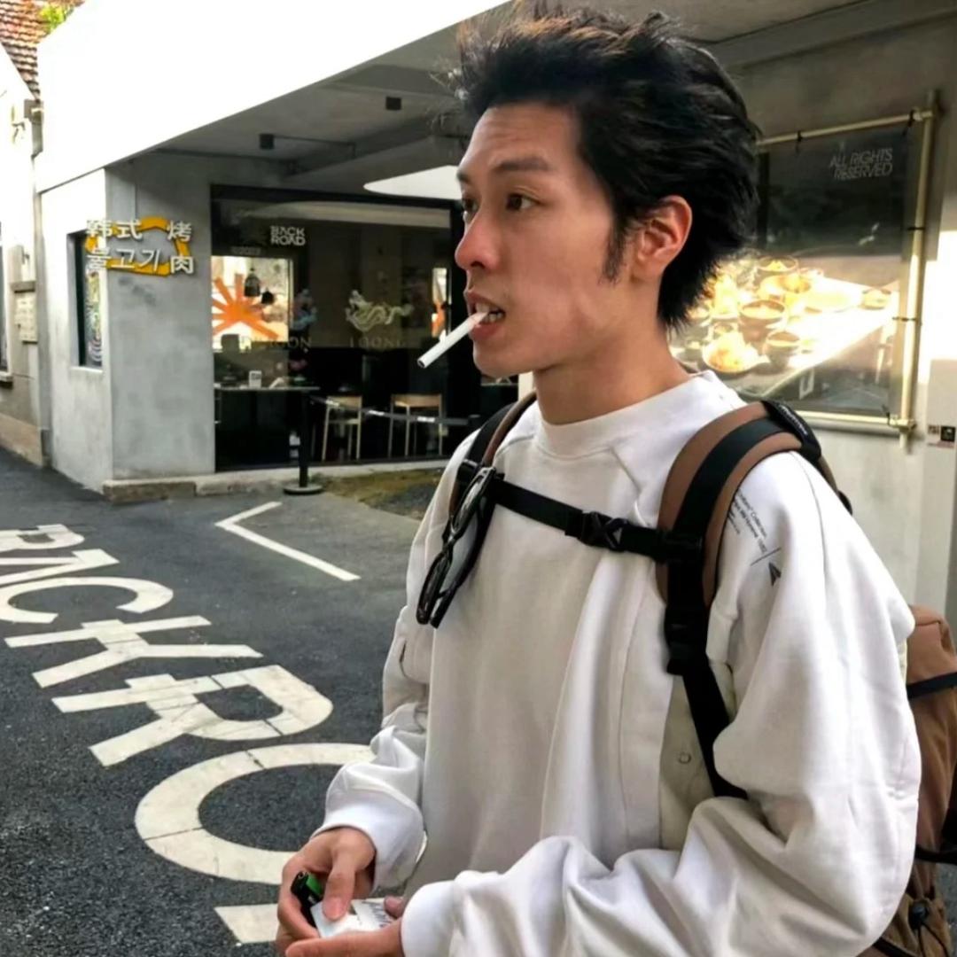 超雄玉玉症报复社会诱骗男大玩SM往死里打