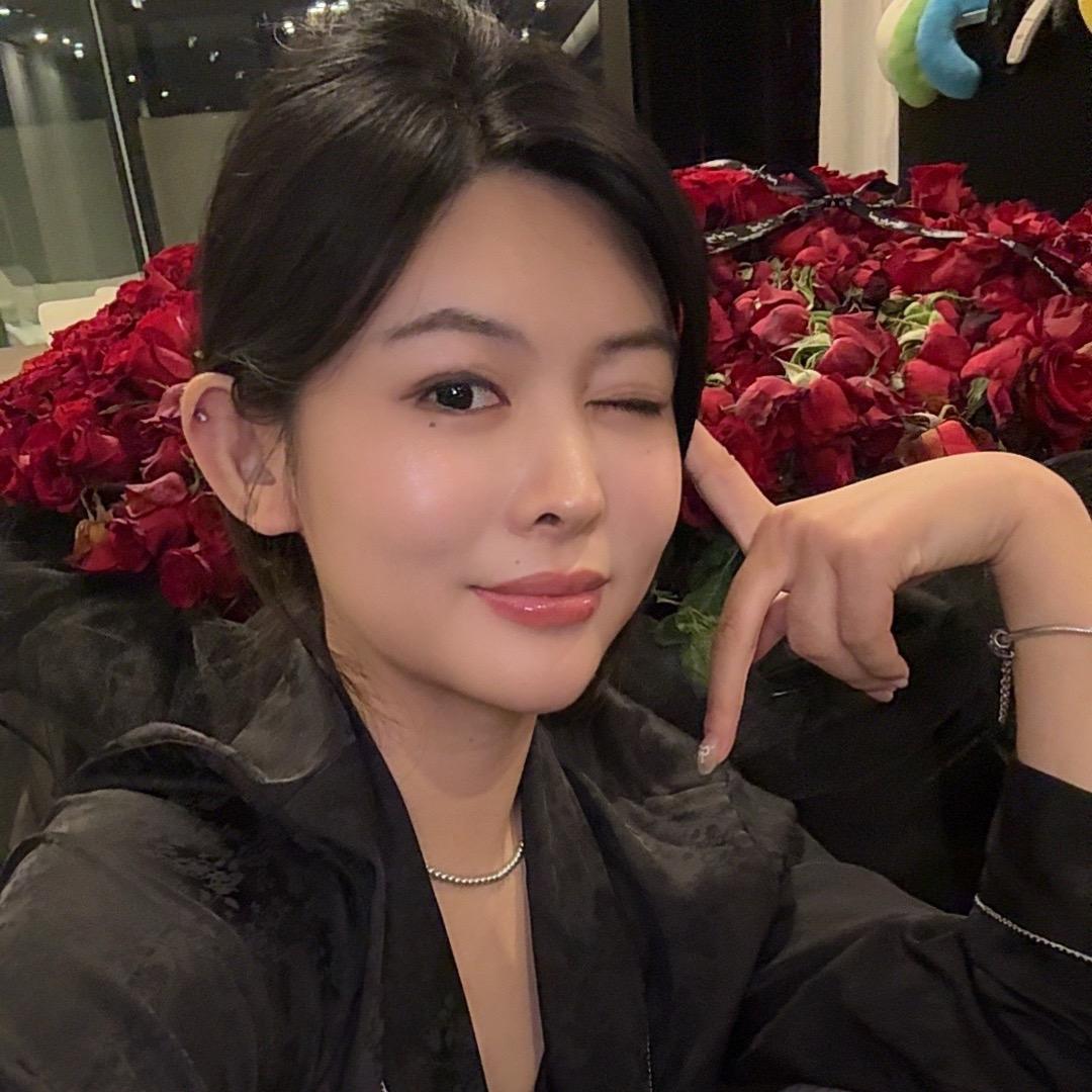 菜菜月颖