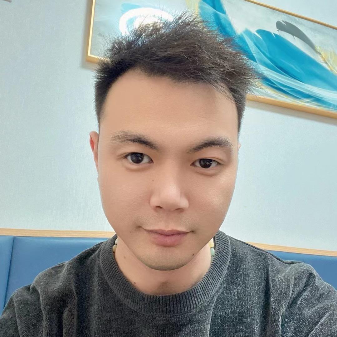 小李总超爱笑