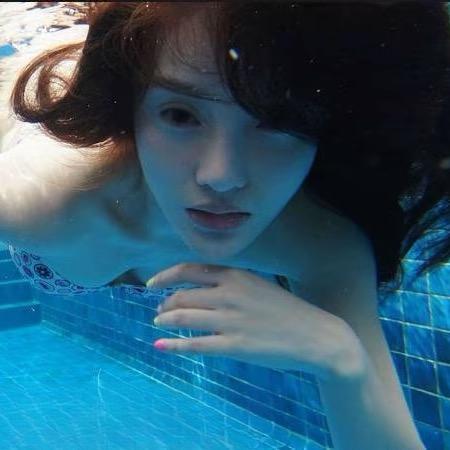 翠嘴打烂她的果