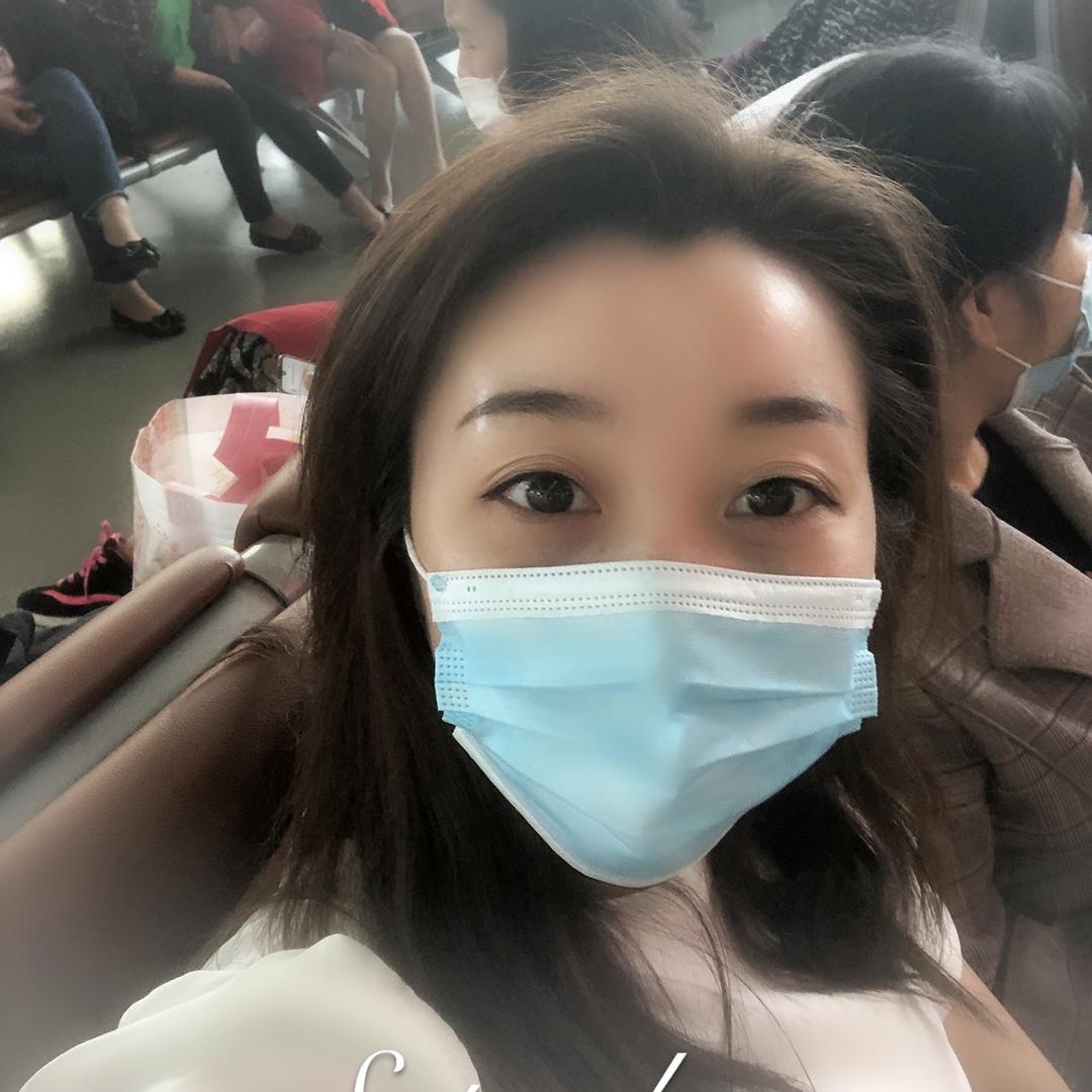 摆摊卖炸串的小静静