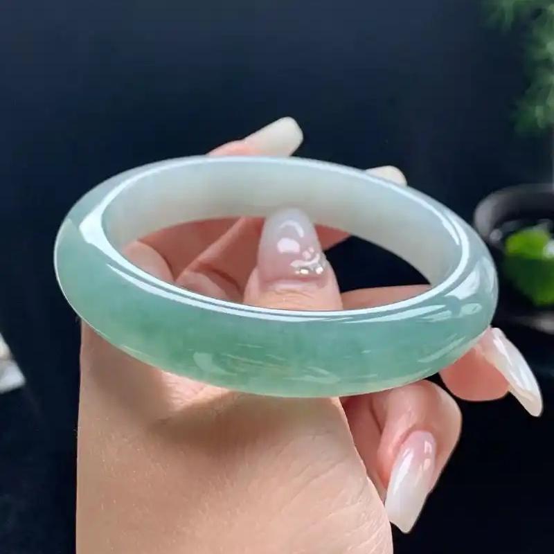 棐疩手镯饰品店