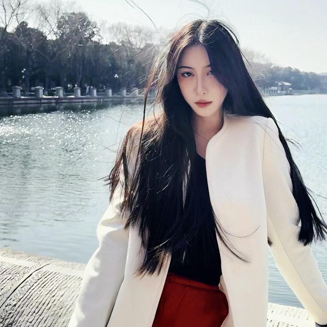 Ava