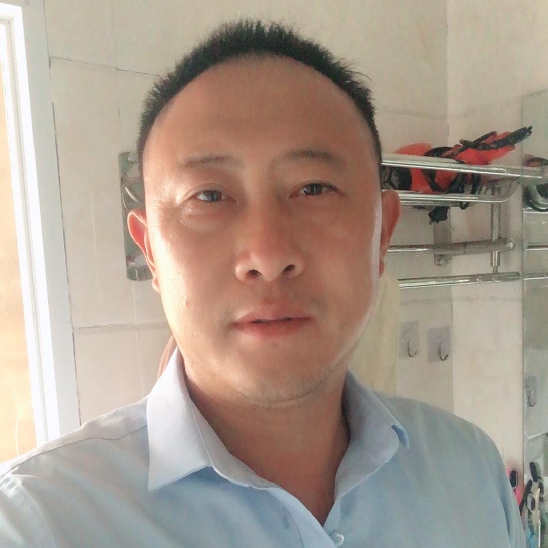 梁同志