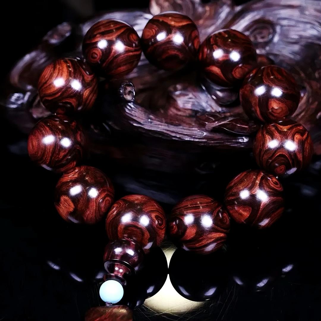 曼曼海南黄花梨