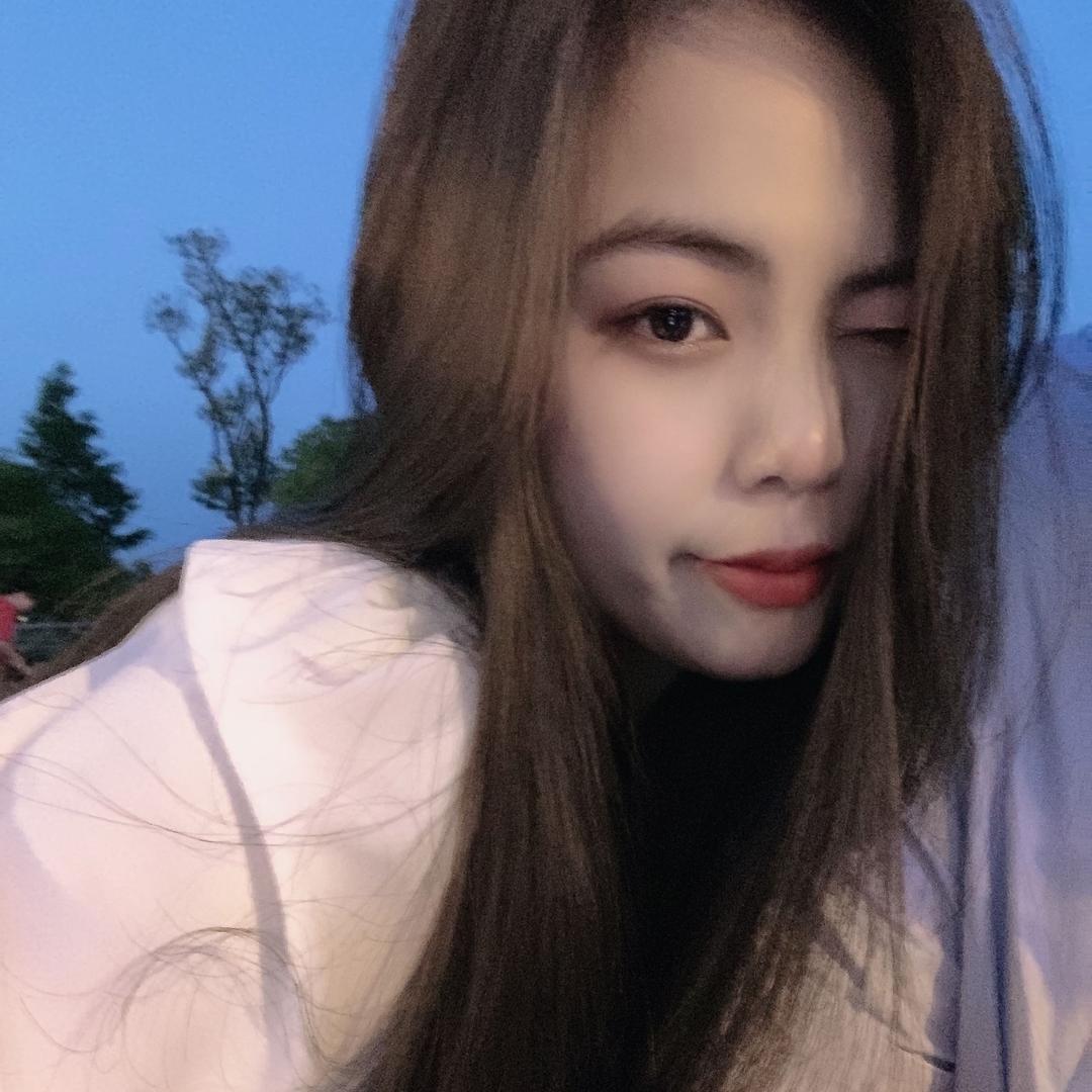 小梁同学