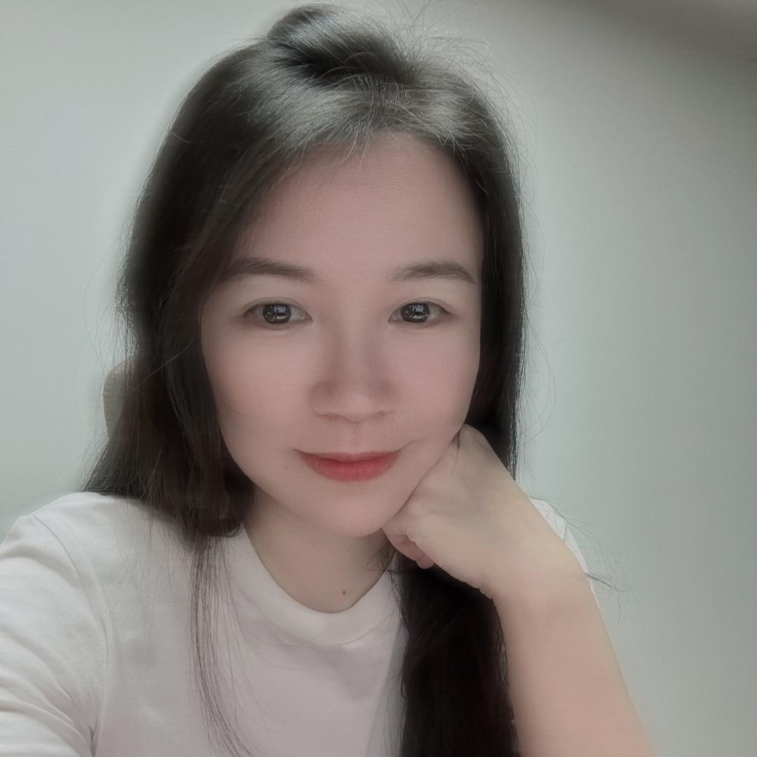 Nicole 梁