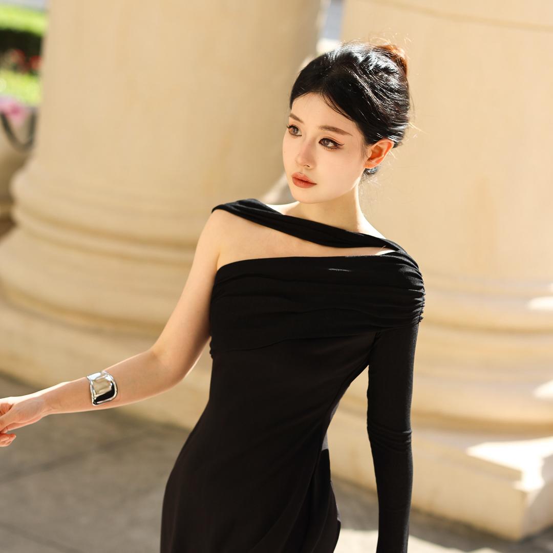 三三三百亿_@抖音