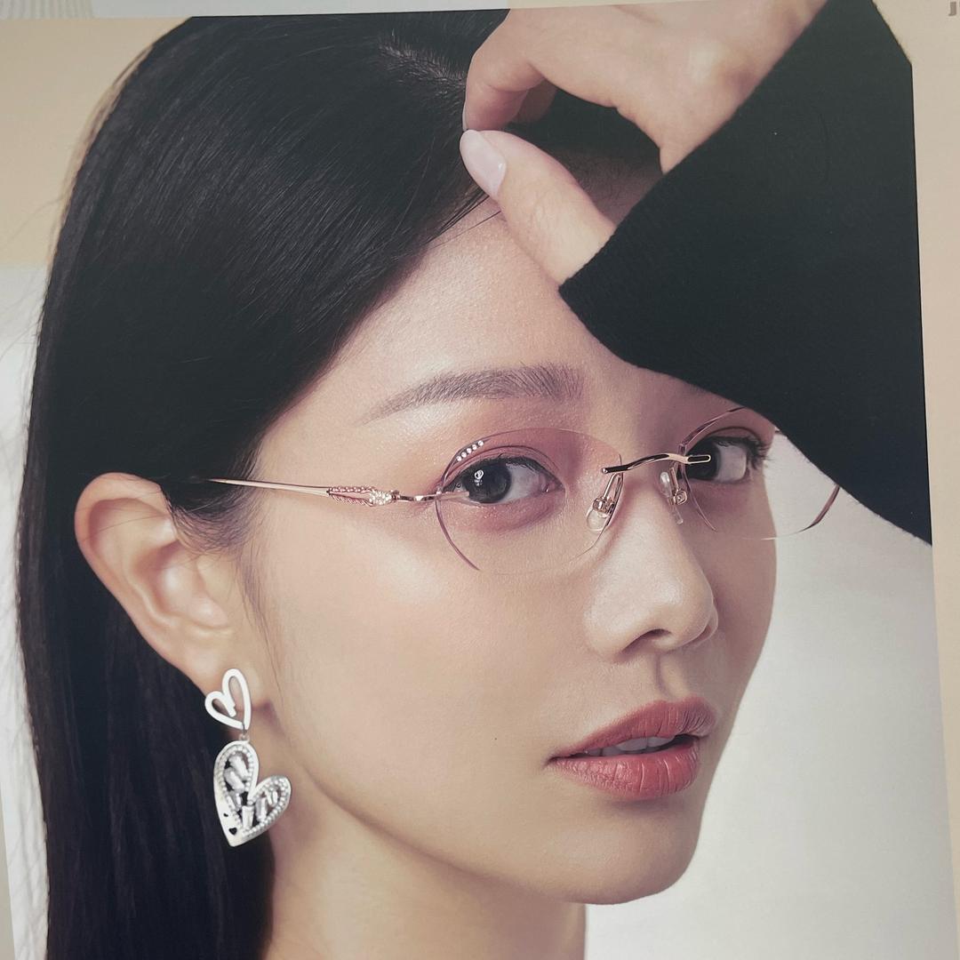 卖眼镜的小仙女
