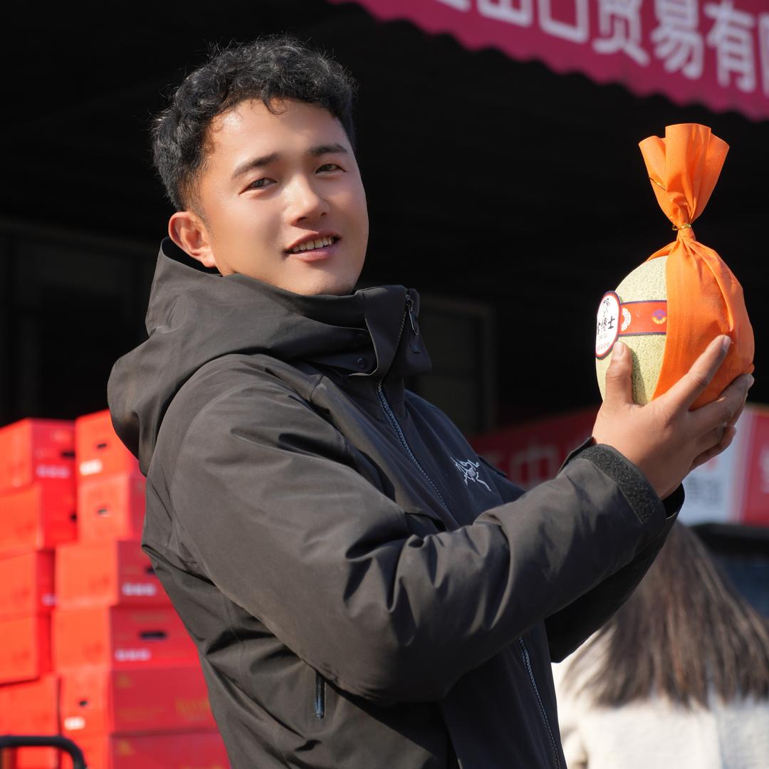 霍二健-万邦水果批发