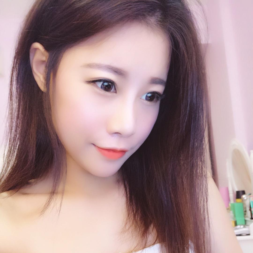蹦迪小姐姐