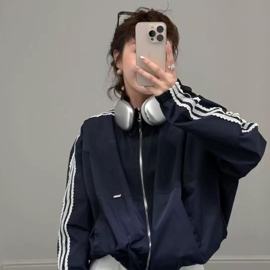 昂慕服饰厂