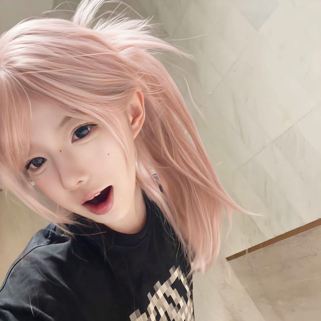 美女也会ₑₘₒ.