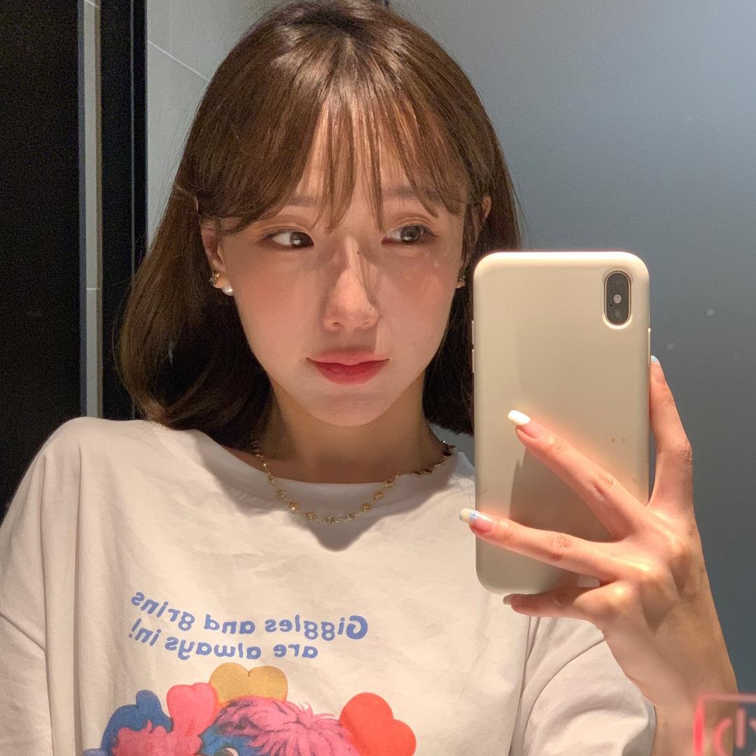 里里LILI吖