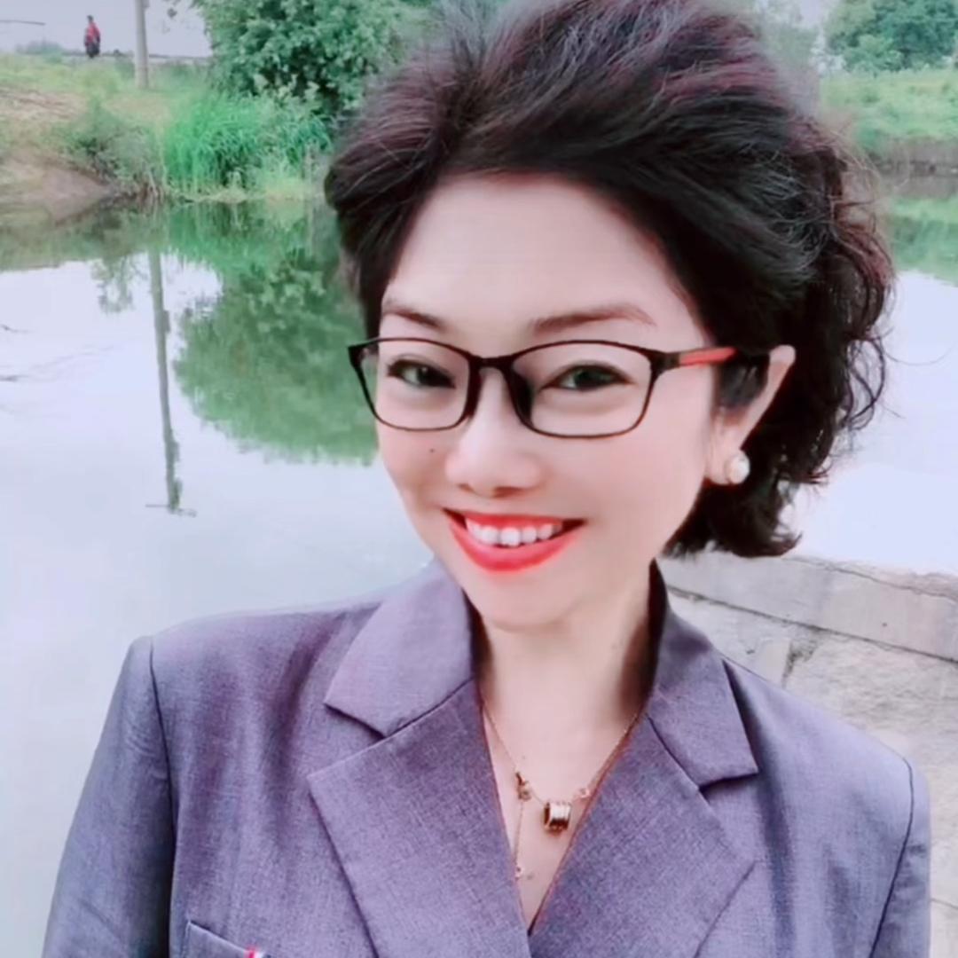 吴江市七都镇靓丽佳人服装店