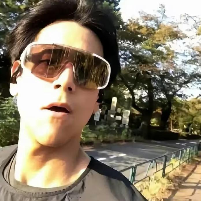 白Tian蓝头像