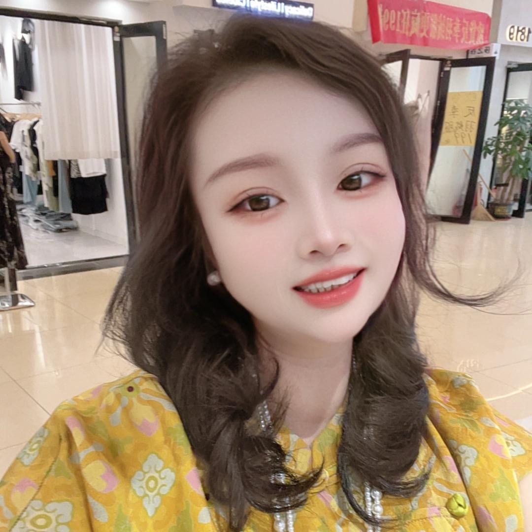 妍妍~美瞳~美妆