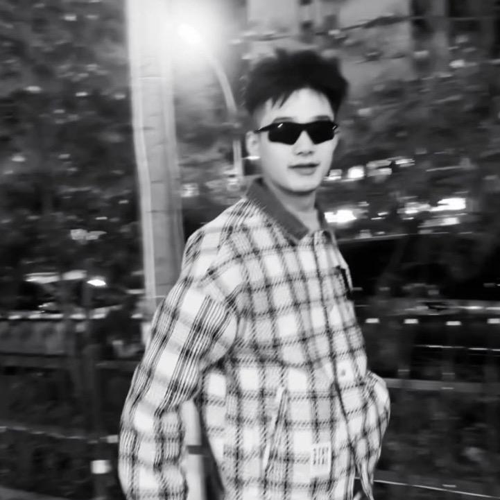 马超辉《鹏台球🎱》