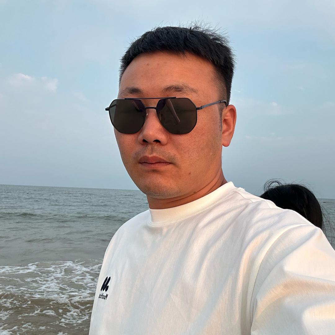 跑货车的小哥哥