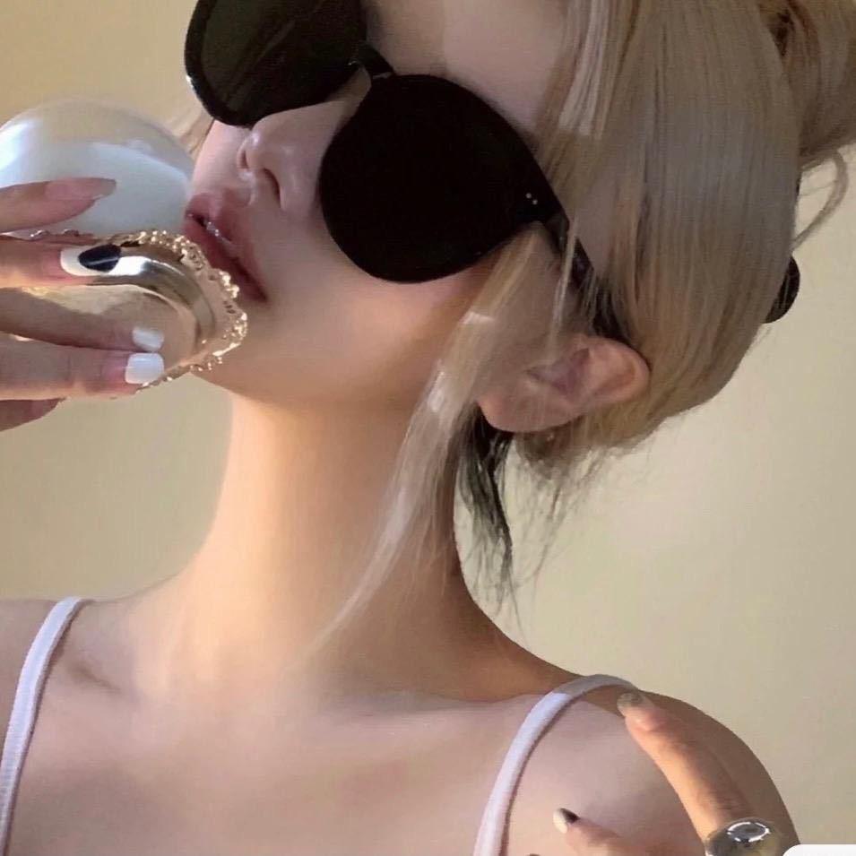 女的