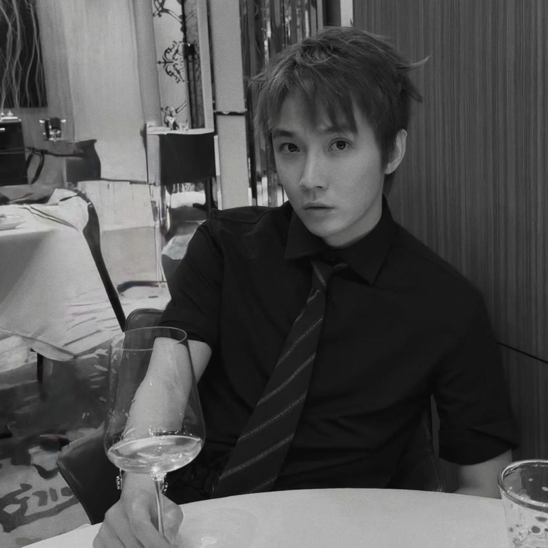 Super queen皇后酒吧预定