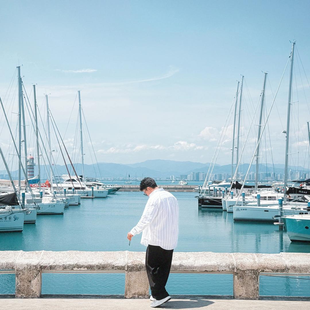 在艺术人生播音的尹老师