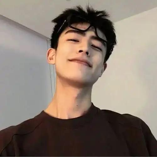 吃窝边草的牛🐮