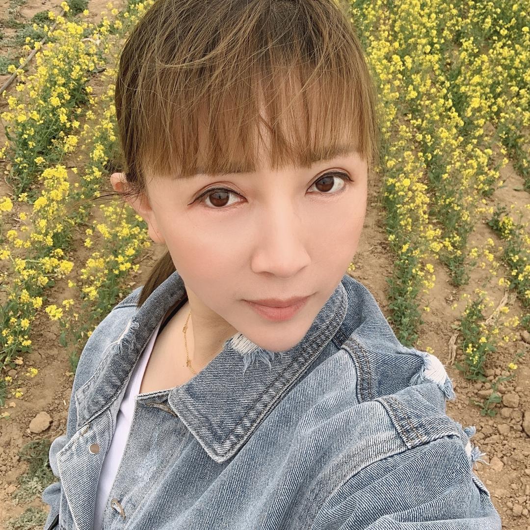 卖挖机的小姐姐-免费评估挖机