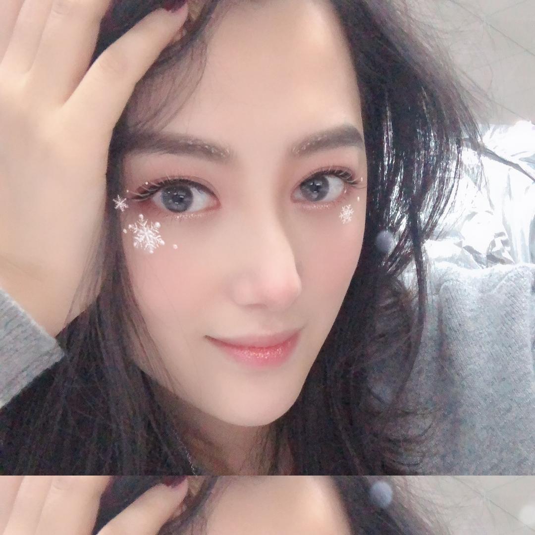 主持人伟佳