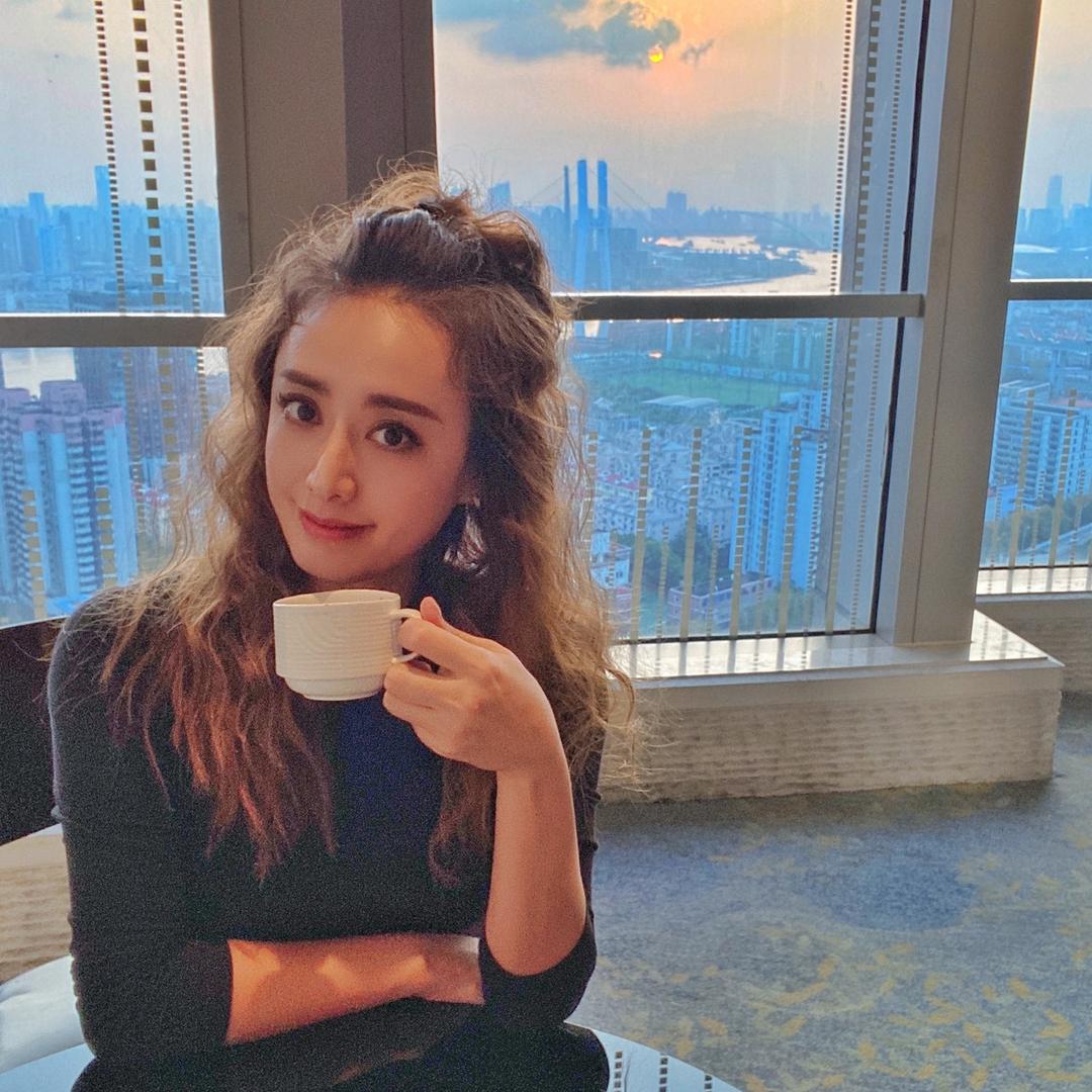雅楠小姐