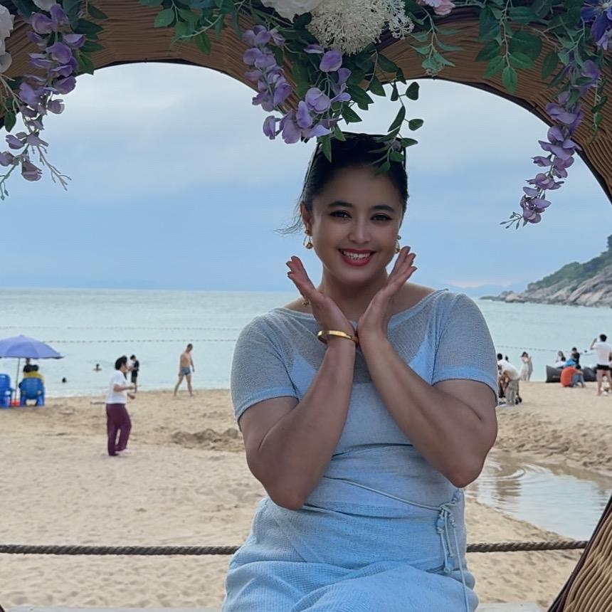 Merhaba主-持-人-优品百货店