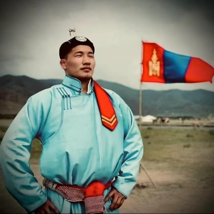 阿强.