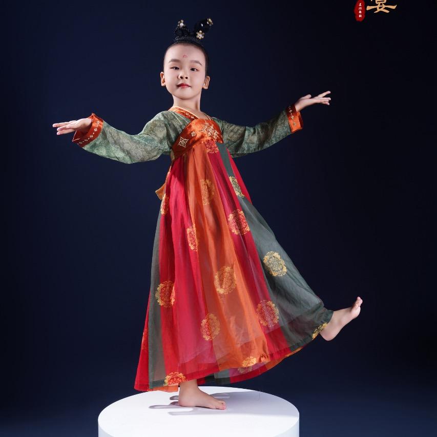 爱跳舞的小欣怡