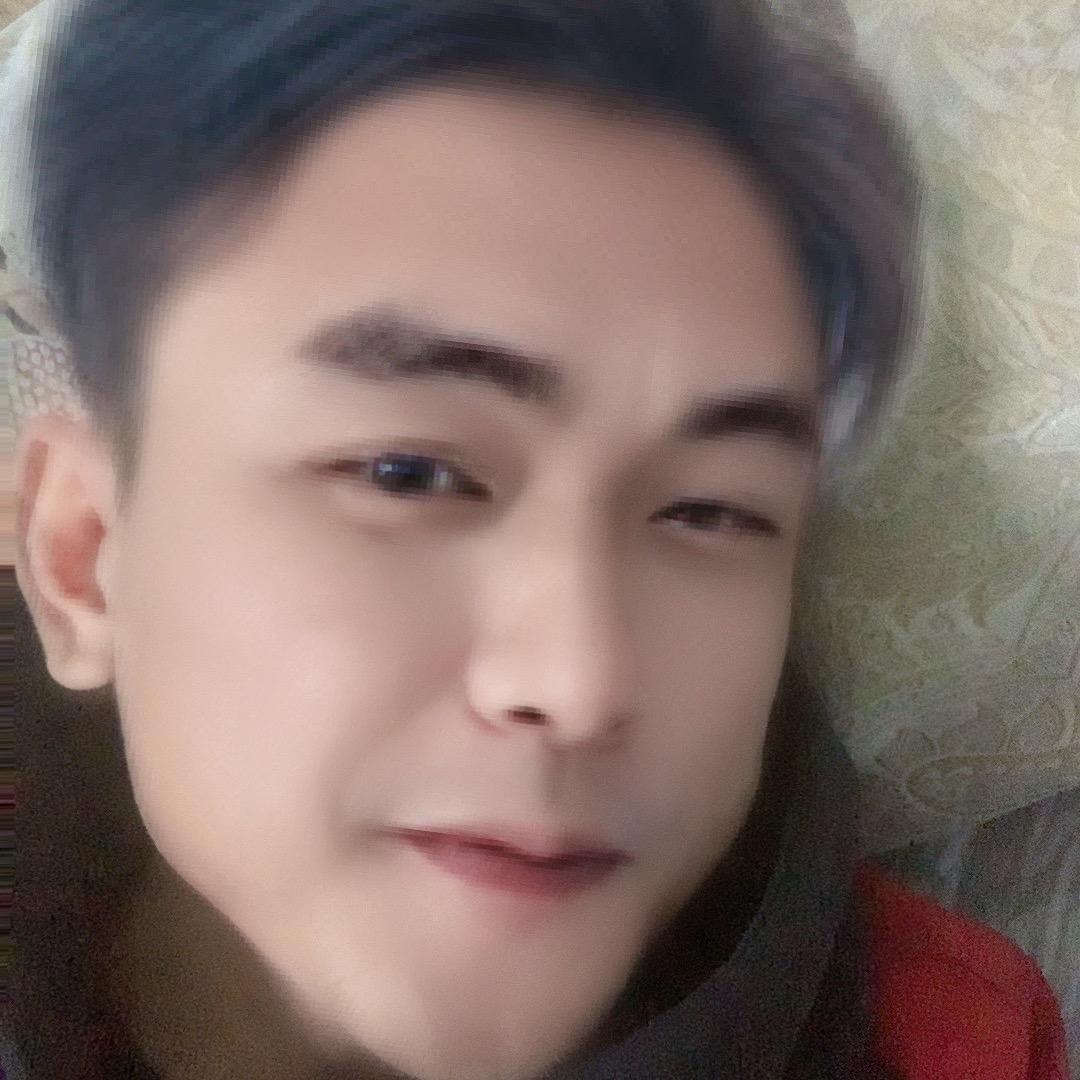 纯黑色。