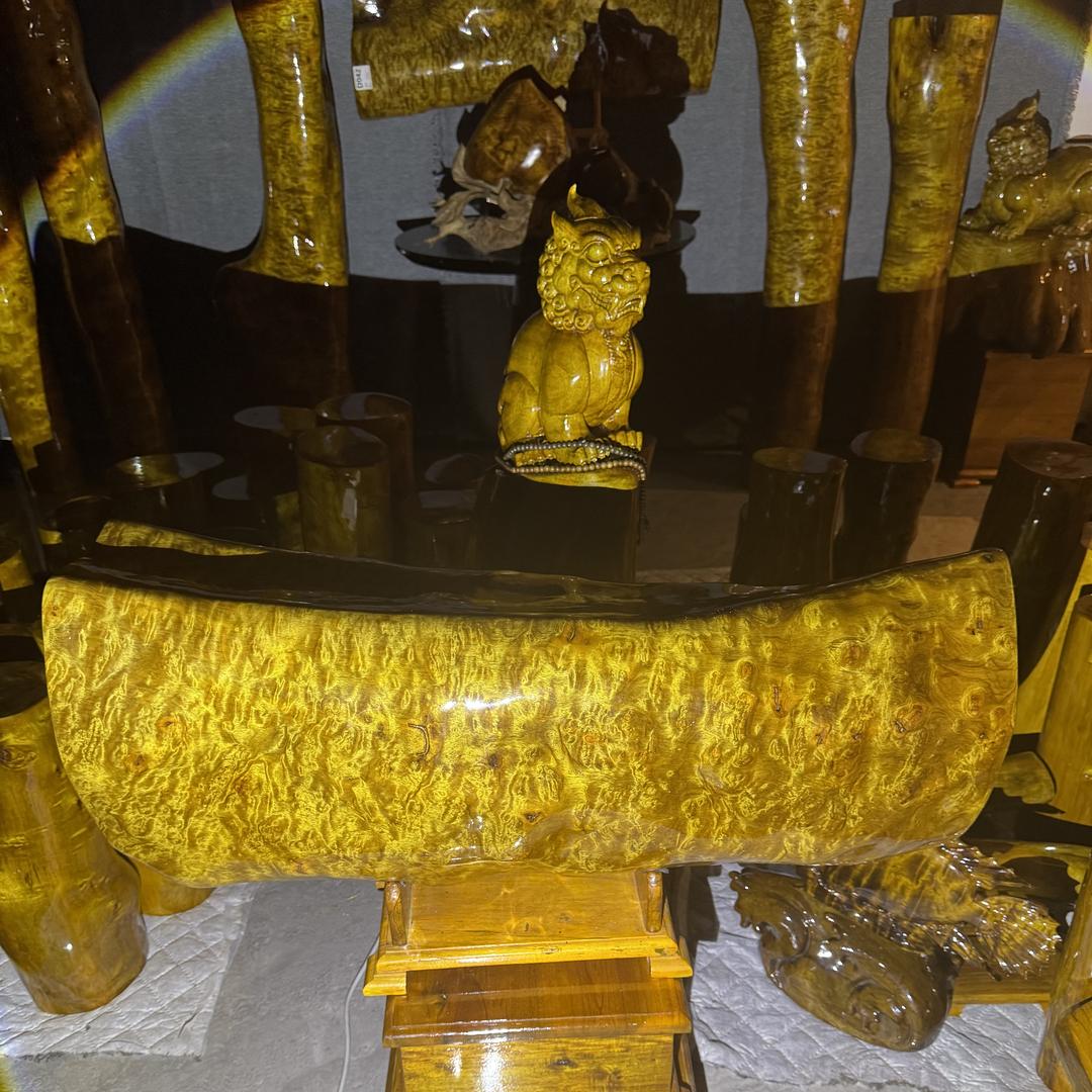 柯萱金丝楠木工艺品店