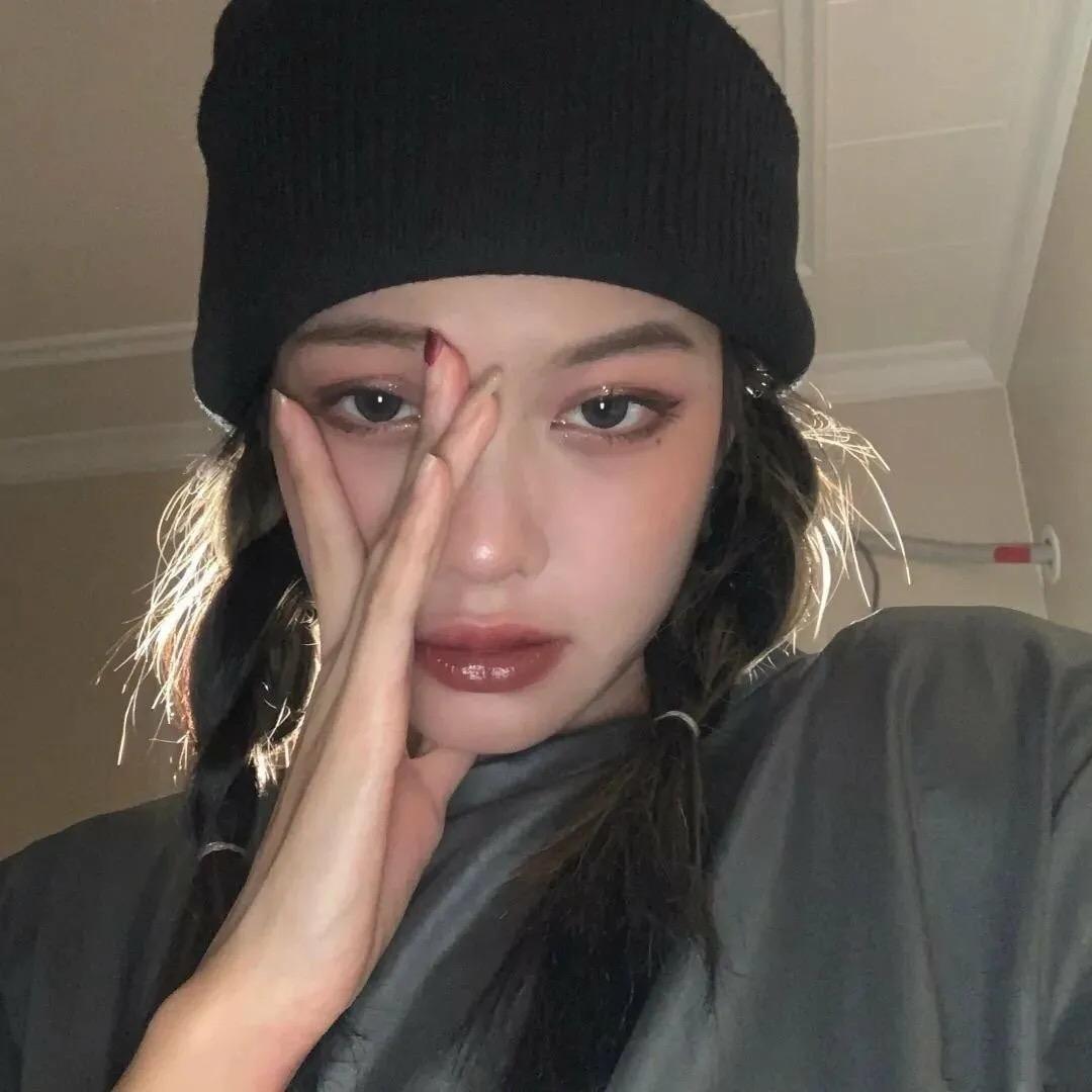 蔚蓝白.