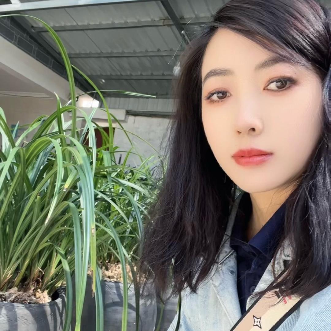 洱源雪素兰花小院