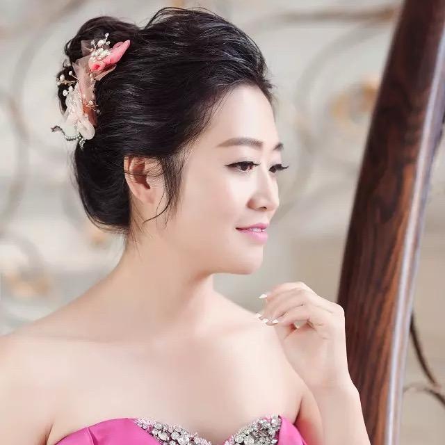 伊