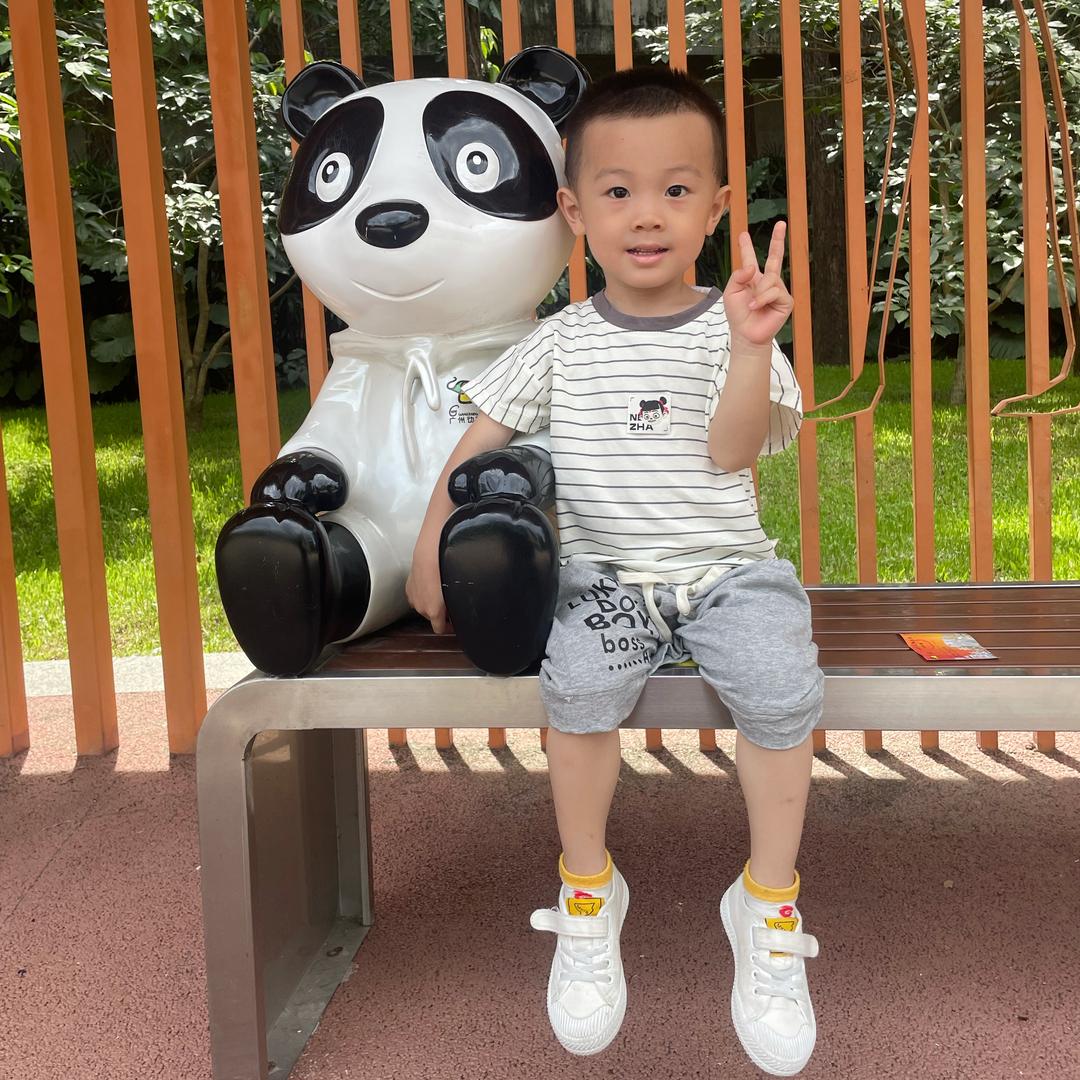 @小牛牛爸爸【钟氏家族】