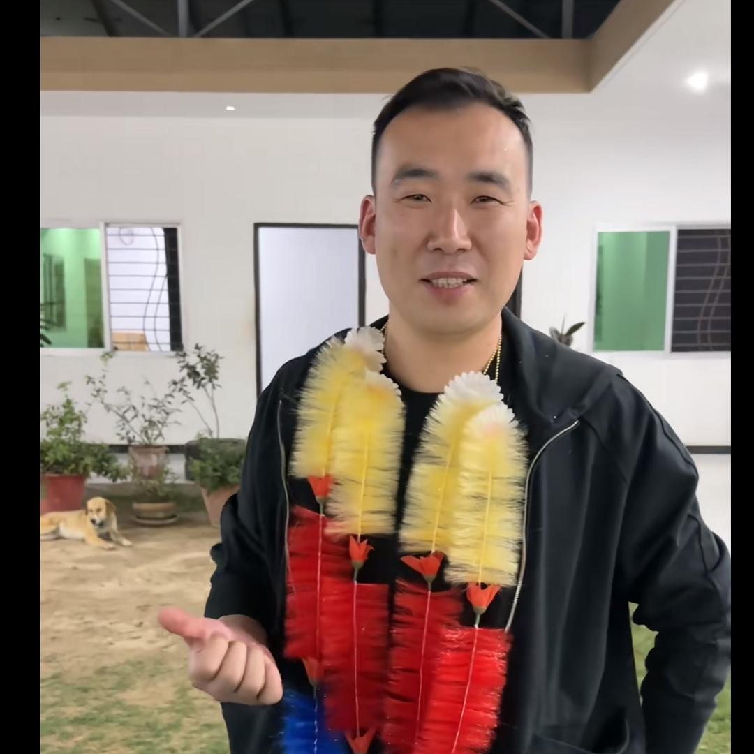 星光村•巴铁小飞