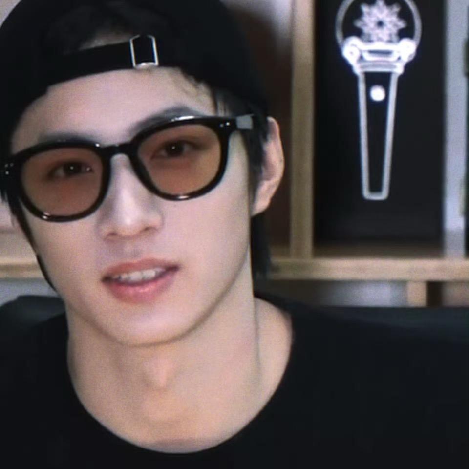 想耀吃丸子.（见过刘耀文）