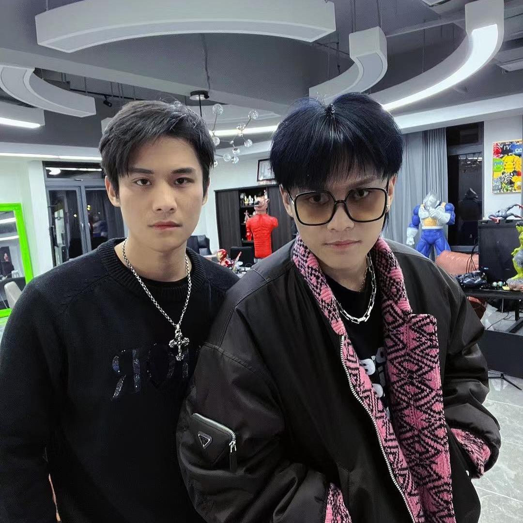 疯狂小杨弟