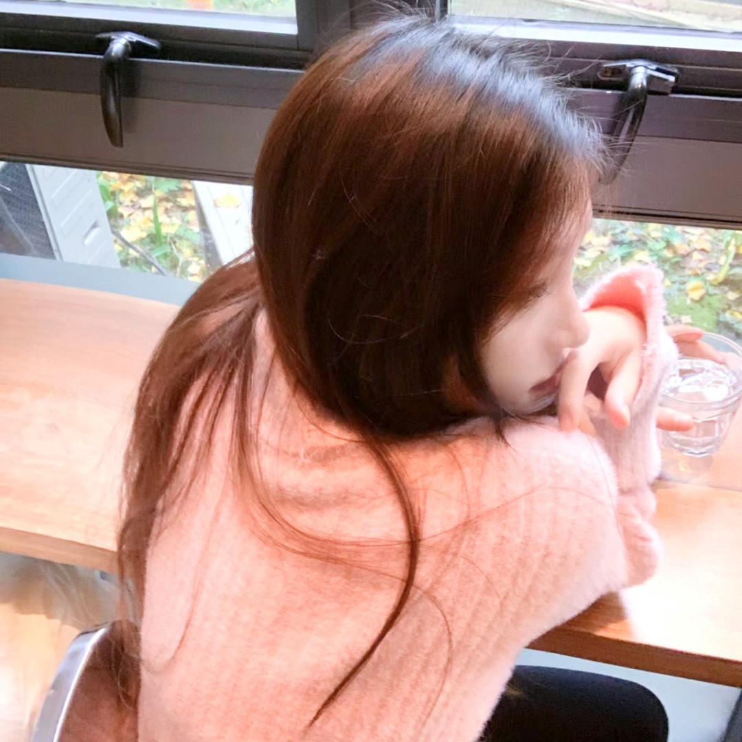 依依